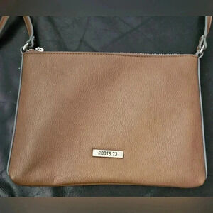 Roots 73 100% Pebbled  Leather Crossbody Bag Purse Beige Silver Hardware Sz OS
